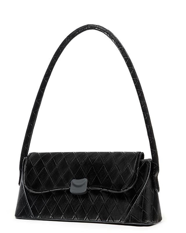 Handbag wey go havard.... For ladies who love elegancePrice ₦14,000DM to place your order now