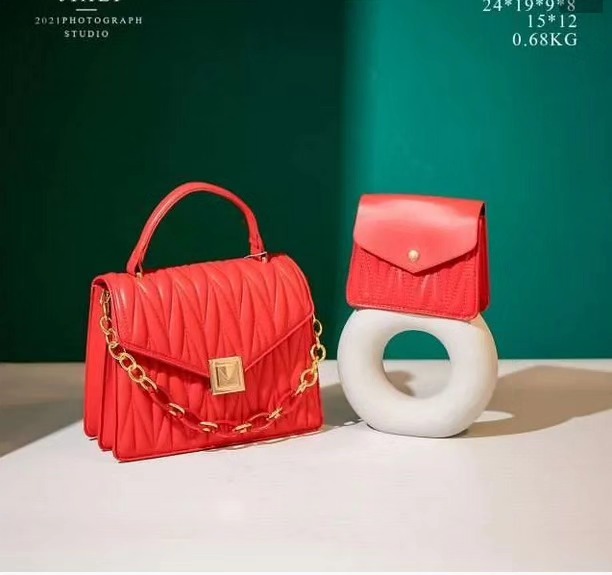 Gift yourself or your partner this quality handbag that is giving all shades of class and elegance . Place your order now before we run out of stockPrice ₦12,500Send a message or DM with a screenshot of the product you want to place your order now